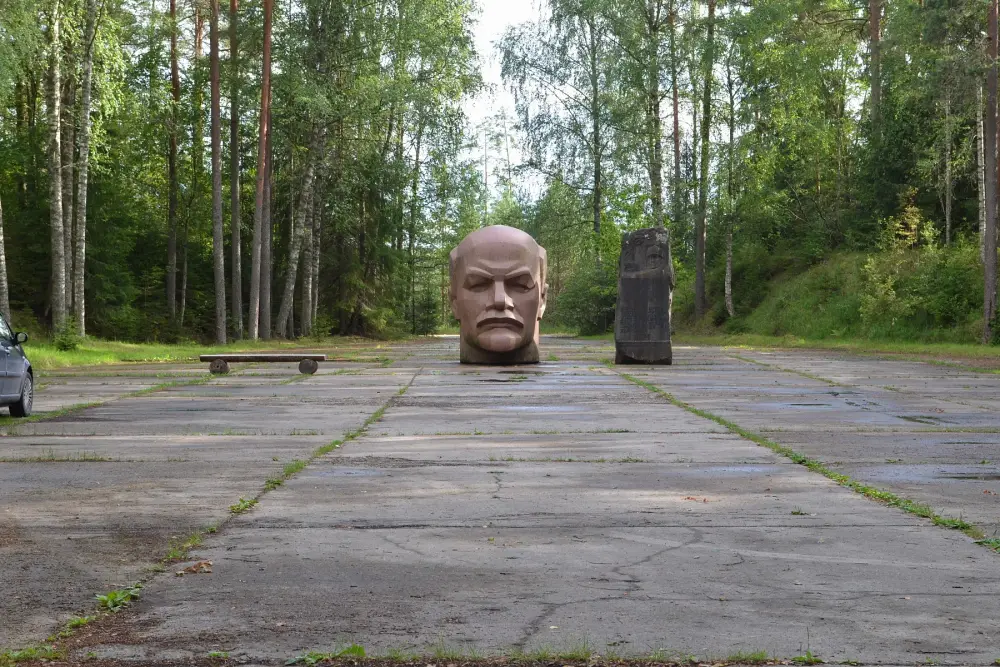 Заброшенная база советских ядерных ракет Зелтини - фото 2