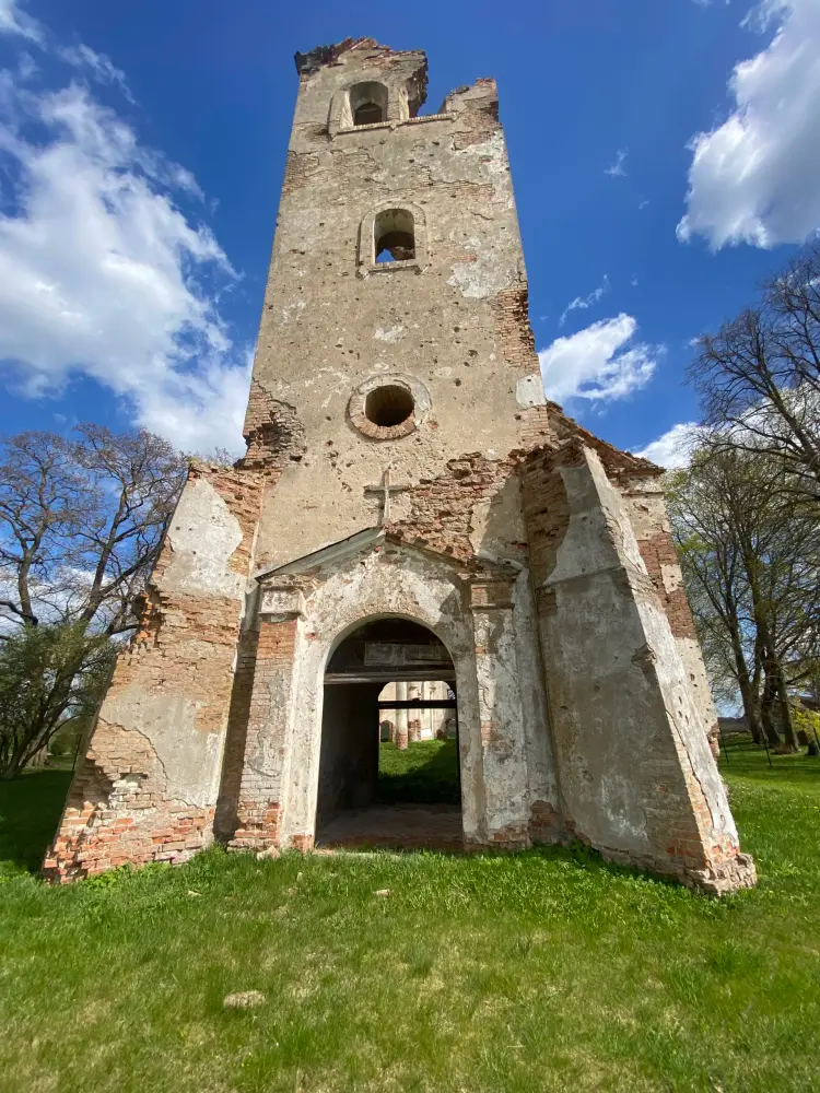 Salgale evangelical lutheran ruined church - photo 4