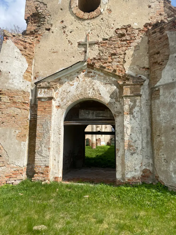 Salgale evangelical lutheran ruined church - photo 3