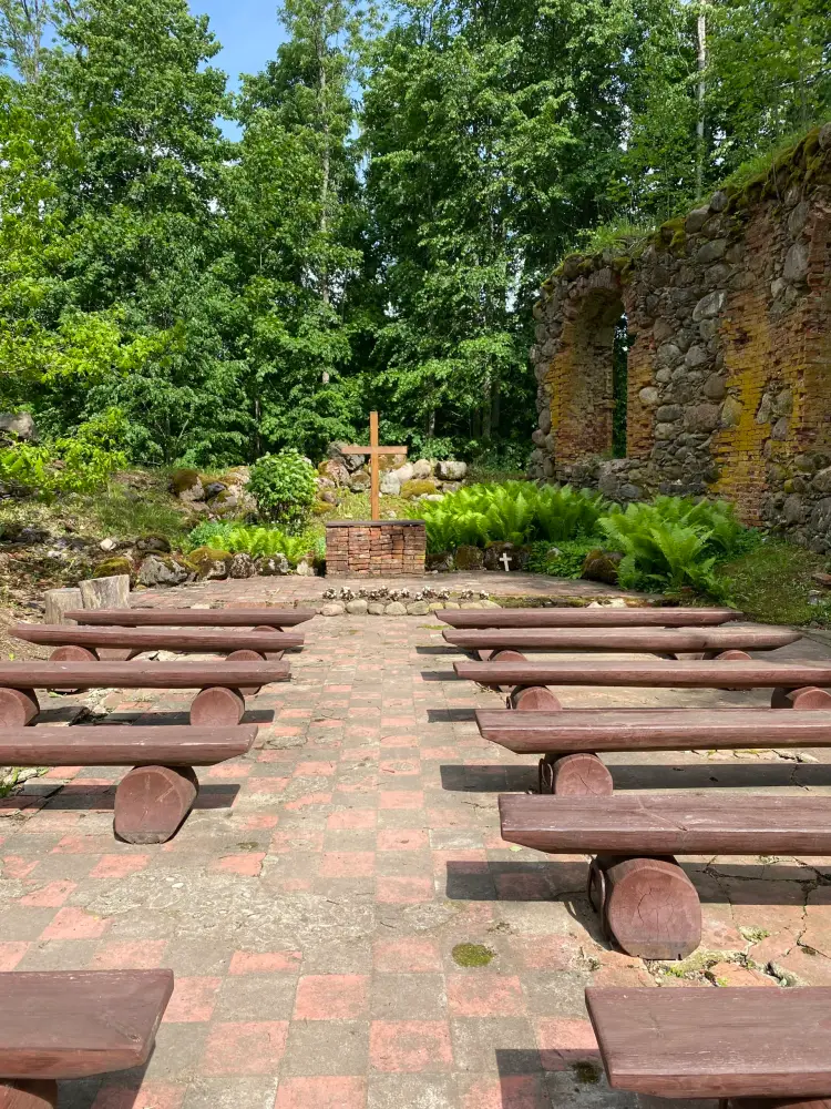 Ruins of Zvarde church - photo 2