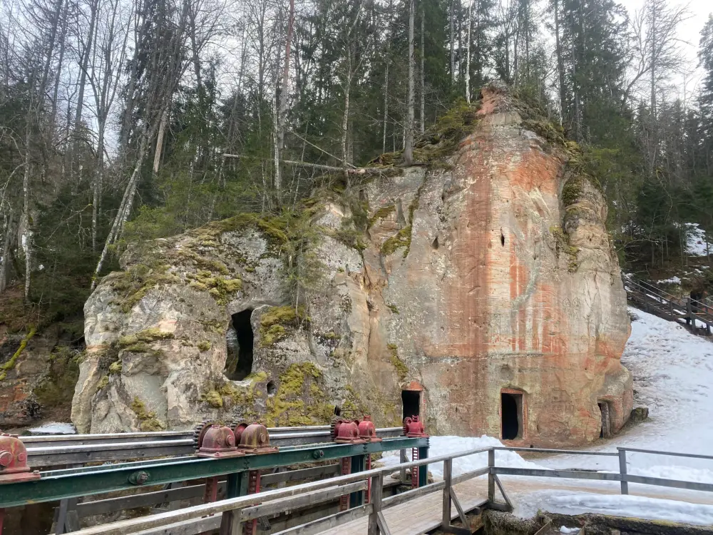 Anfarbrika Rocks - photo 1