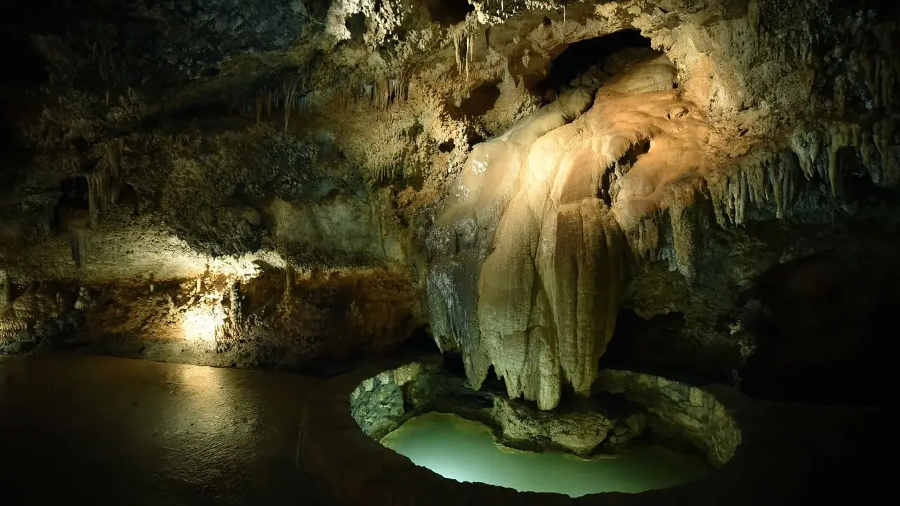 Lipa Cave