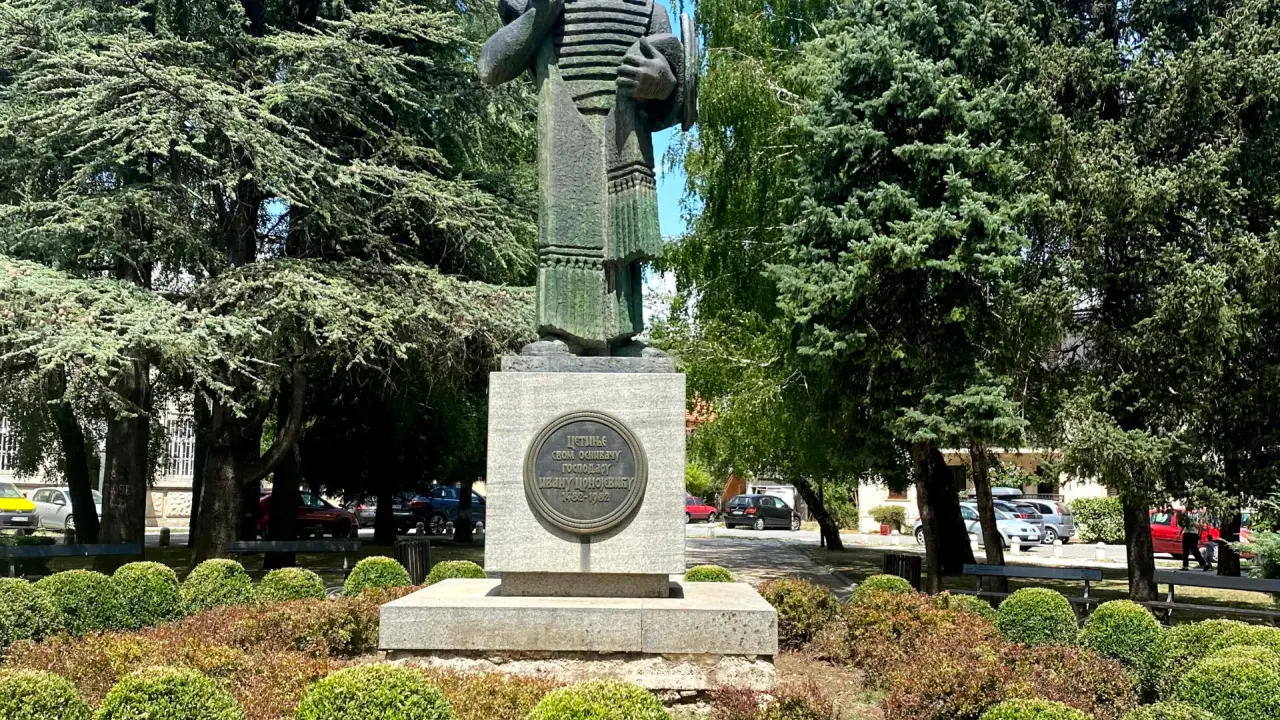 Monument to Ivan Crnojevic