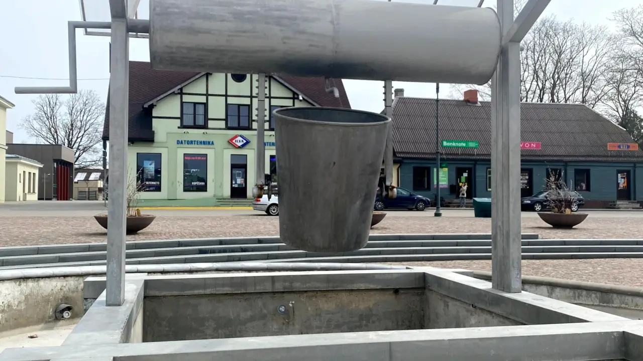 Bucket Fountain