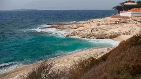 Borik, Sunny Bay