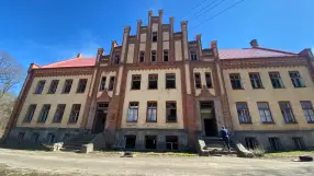 Abandoned school Grenči