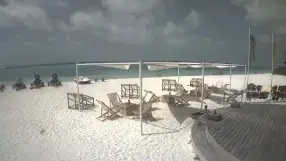 Maldives, Kuredu Island, Beach