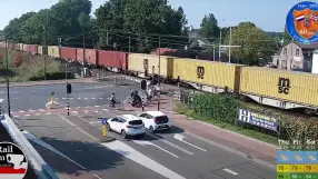 Mierlo-Hout Rail Crossing