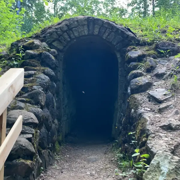 Elles kalns (Devil's Cave) - photo 1