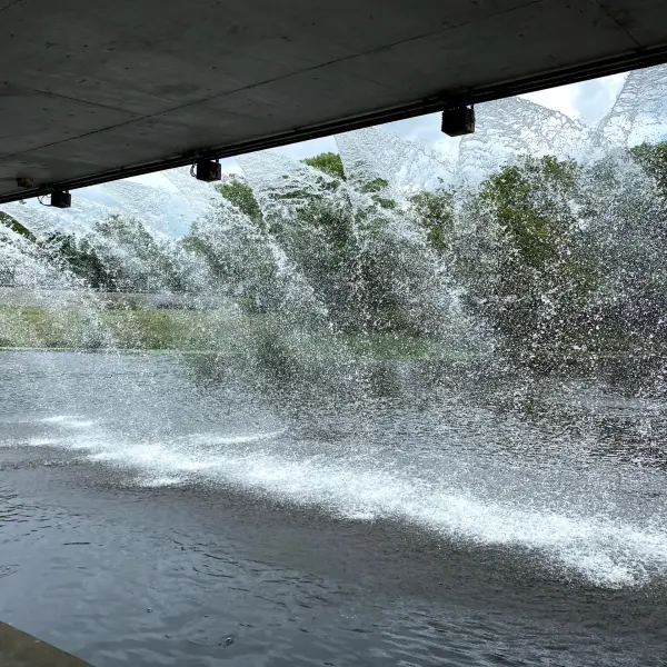 Pedestrian bridge and river promenade - photo 2