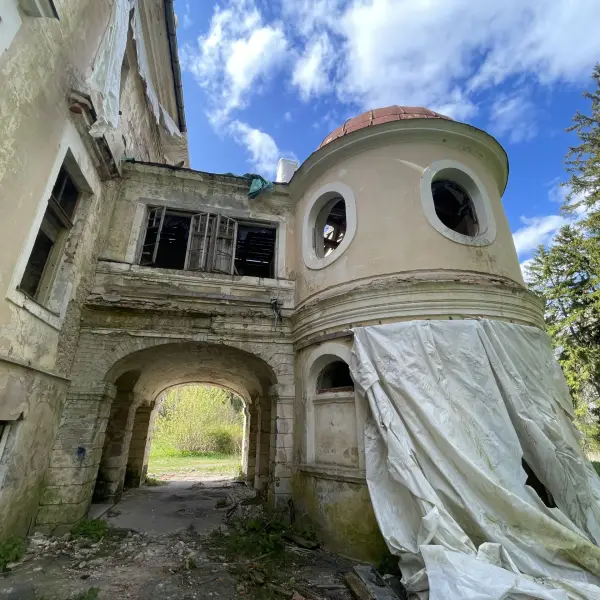 Kaucminde Castle - photo 2