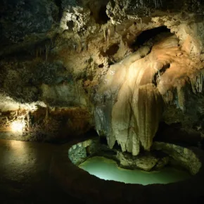 Lipa Cave thumbnail