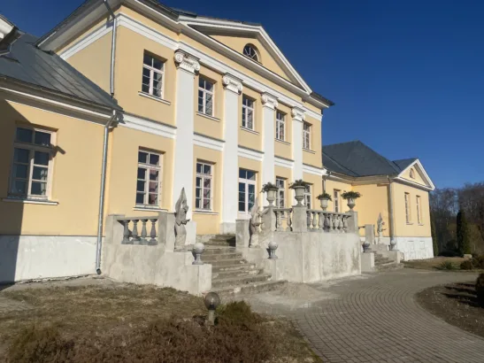 Bruknas Manor