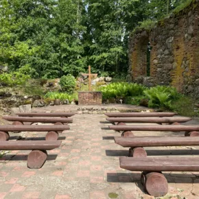 Ruins of Zvarde church thumbnail