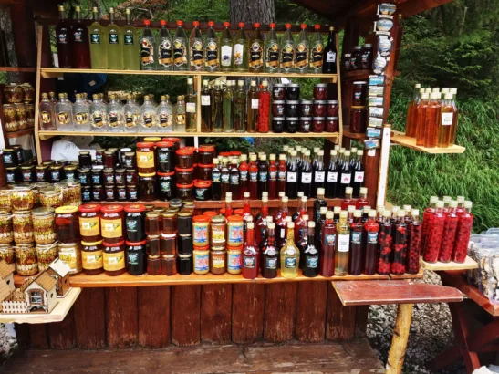montenegro-honey-seller