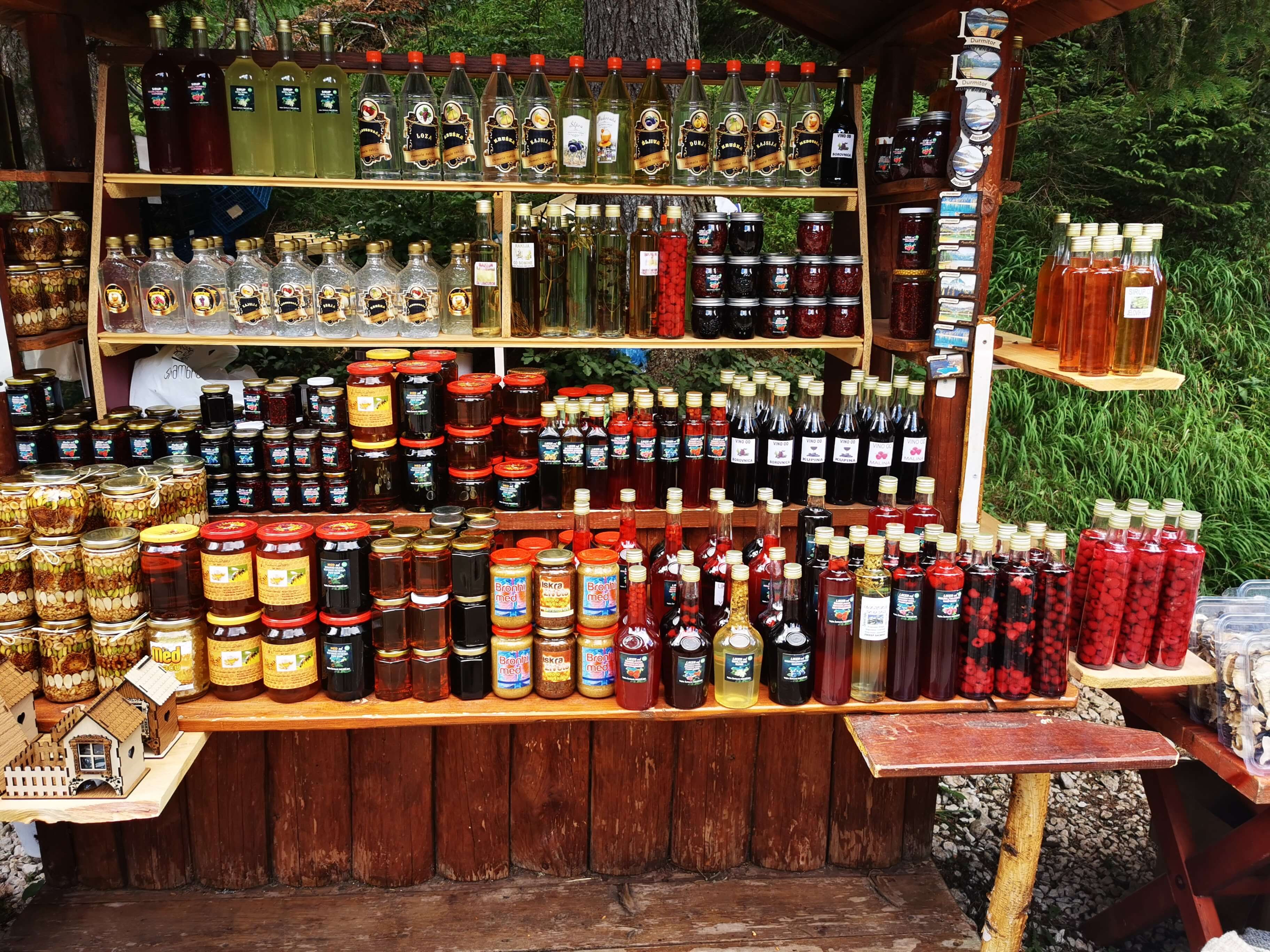 montenegro-honey-seller