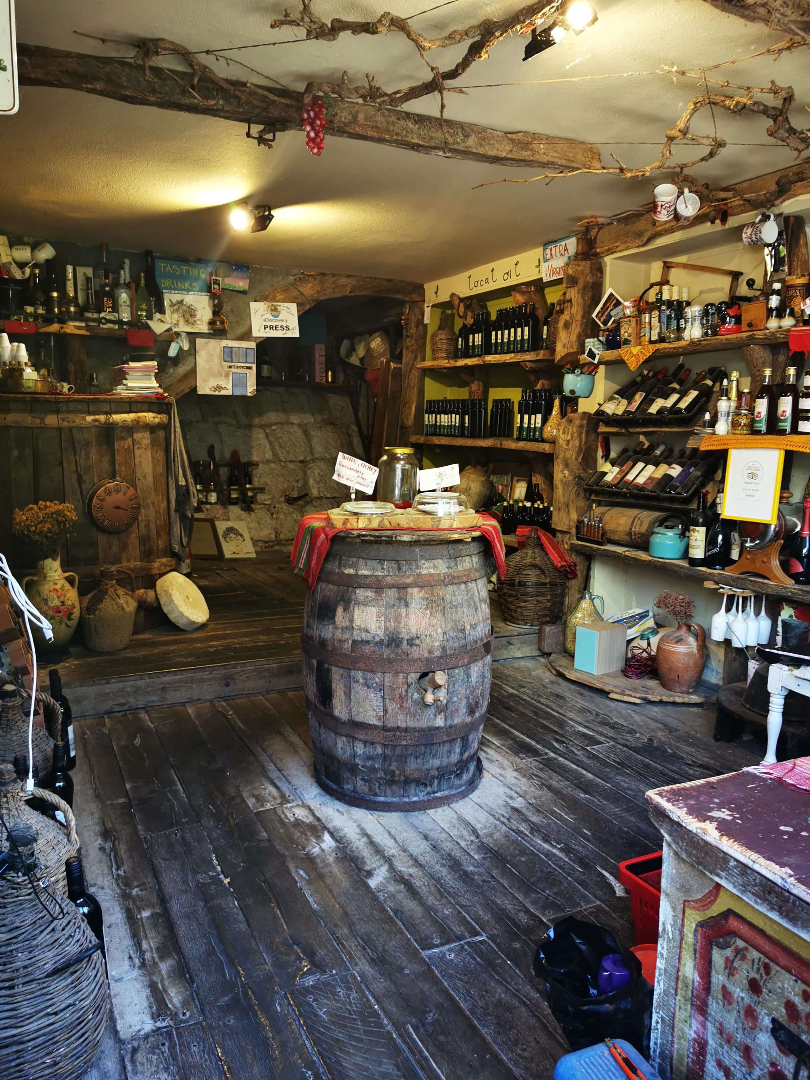 montenegro-old-bar-vine