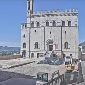 Gubbio, Piazza Grande thumbnail