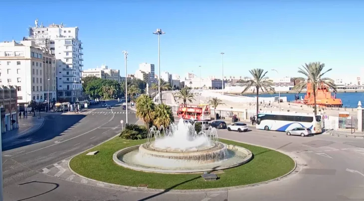 Fountain in the Plaza de Sevilla thumbnail
