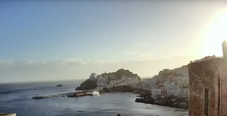 Puerto de la isla de Ponza miniatura