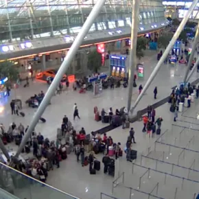デュッセルドルフ空港の登録デスク。 サムネイル