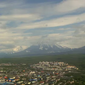 Petropavlovsk-Kamtjatskij, Koryakskij-vulkanen miniatyrbilde