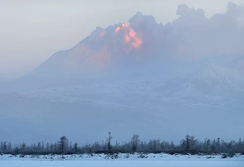 Kamchatka Peninsula, Kizimen Volcano thumbnail
