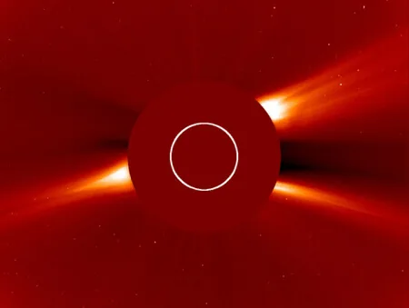 Observatorium Matahari SOHO, korona Matahari thumbnail
