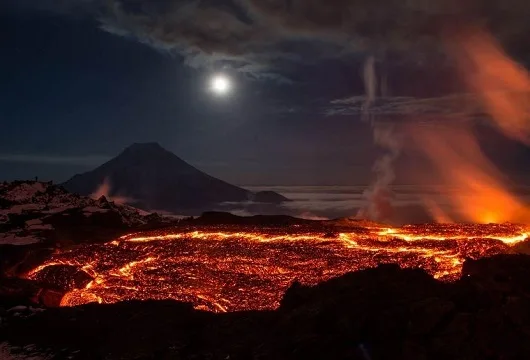 The Flat Tolbachik Volcano in Kamchatka thumbnail