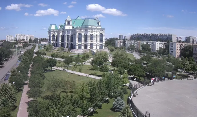 Theater Park in Astrakhan thumbnail