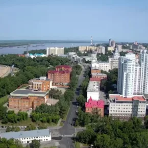 Panorama over havnefronten i Khabarovsk miniatyrbilde