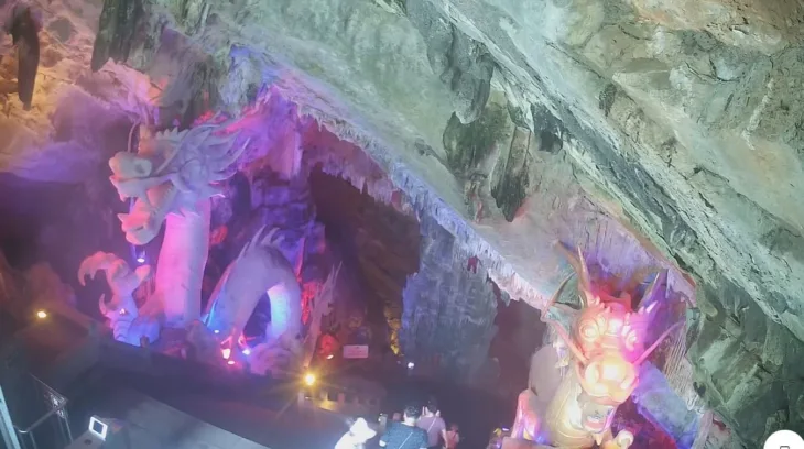 Sanxian Cave, Dehong thumbnail