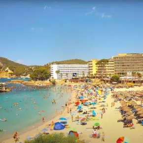 Camp de Mar Plajı küçük resim
