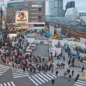 JR新宿東口駅前広場 サムネイル
