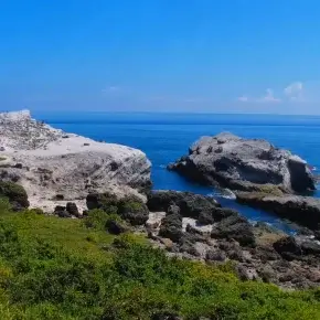 石牌岩海岸 サムネイル